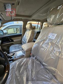 تۆیۆتا لاند کروزەر